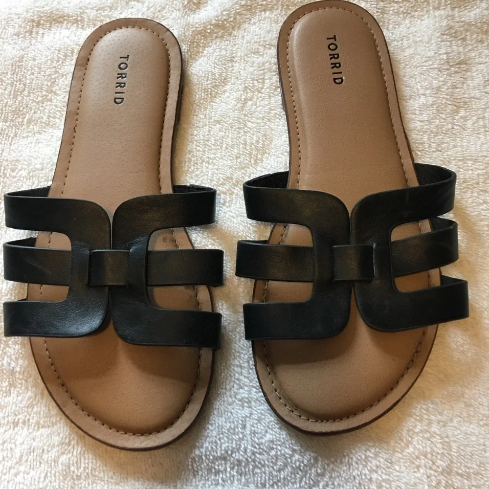 Torrid Black Interlocking Strap Slide Sandals Torrid black loafers.
