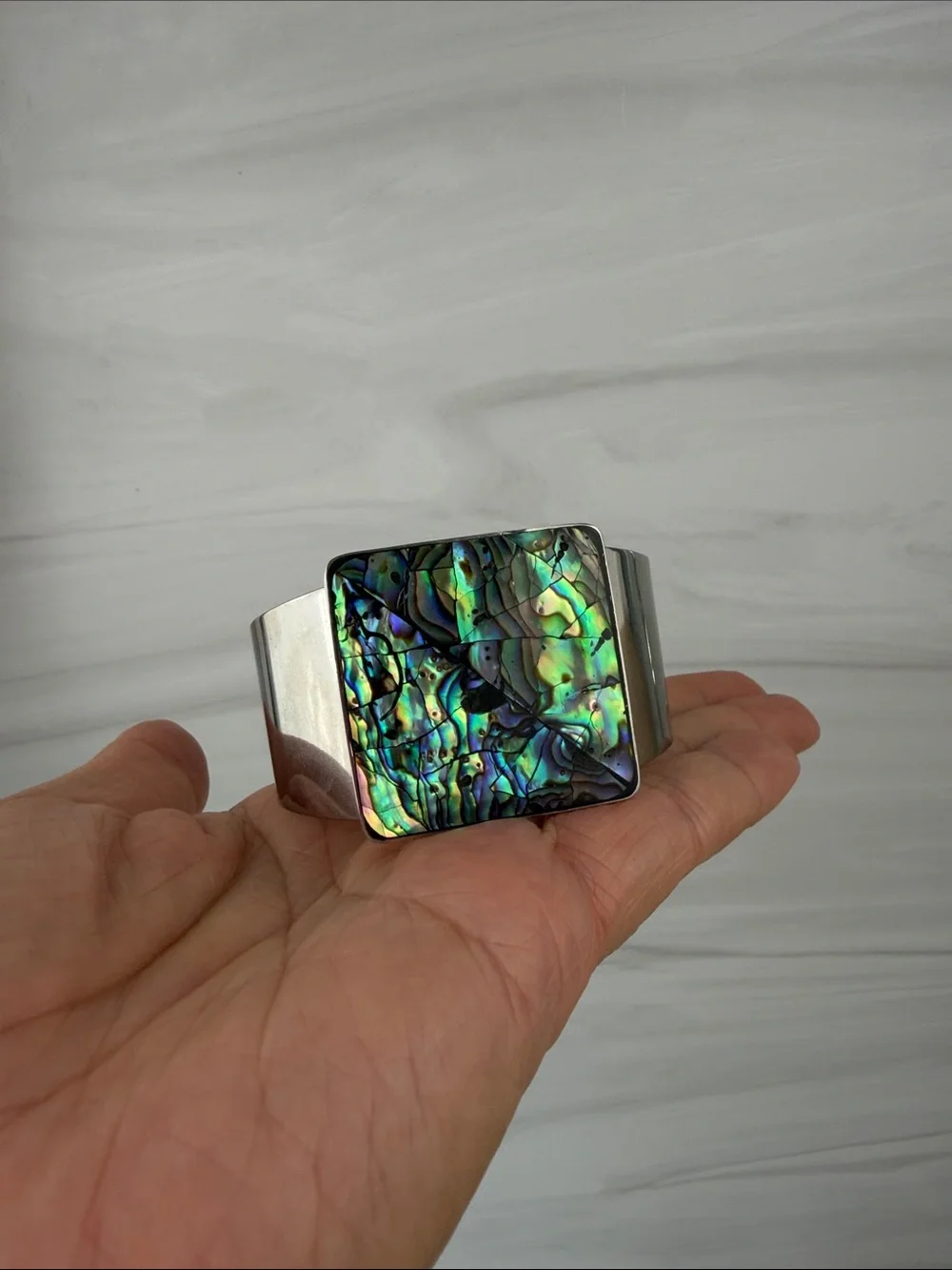 N/A stylish silver