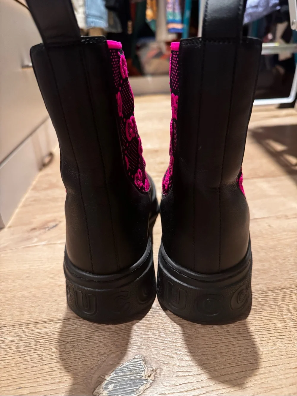 Gucci sleek black