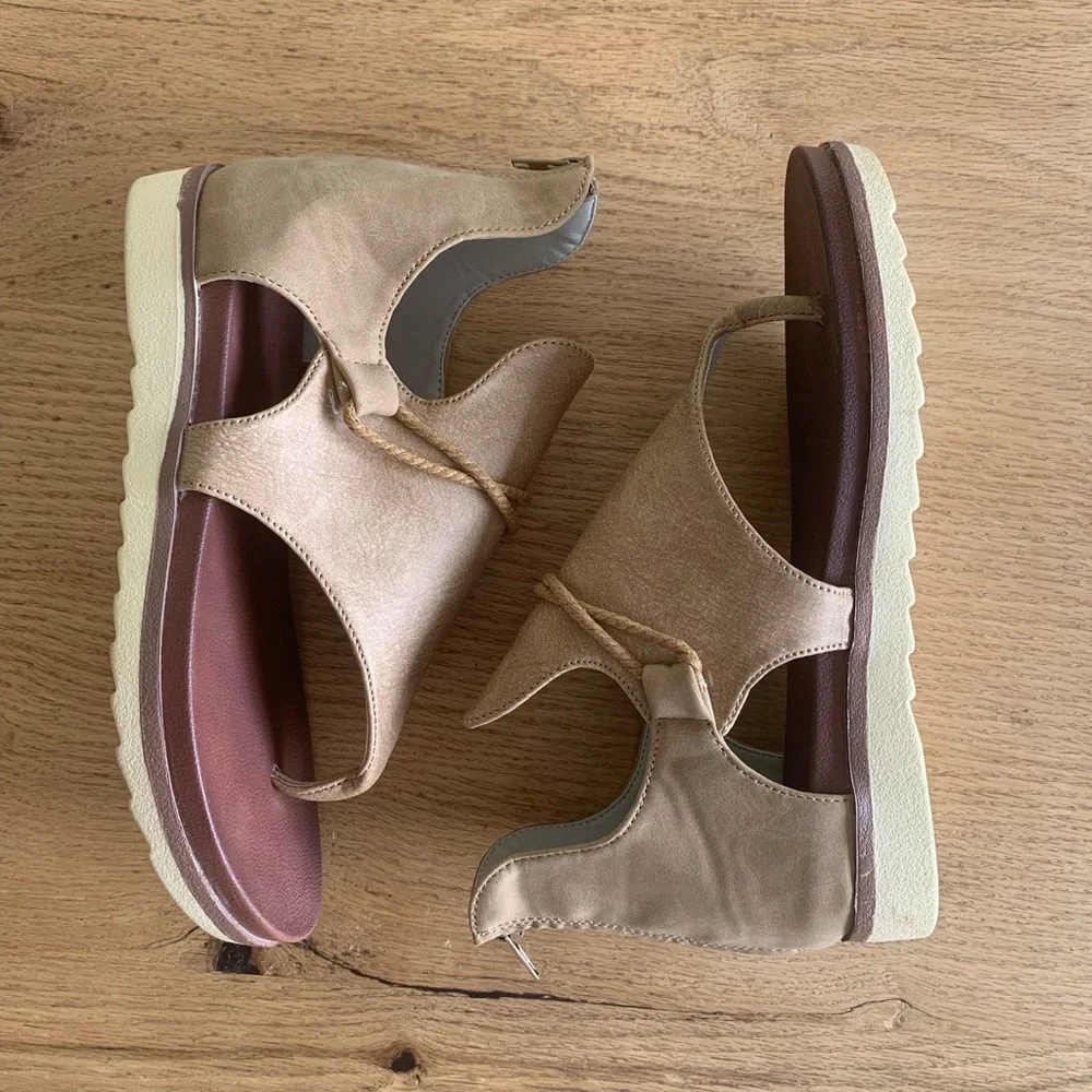 None roman sandal