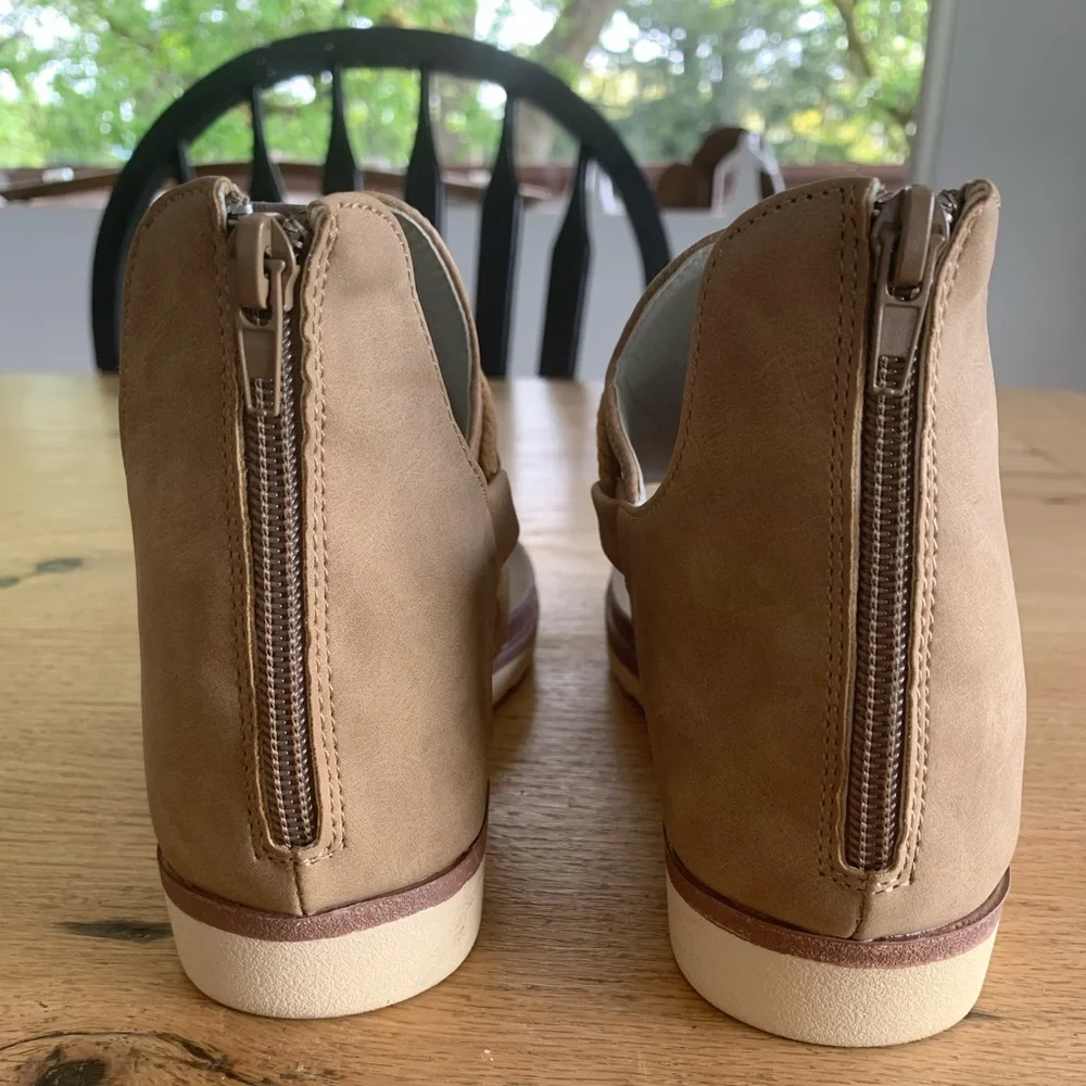 None roman sandal