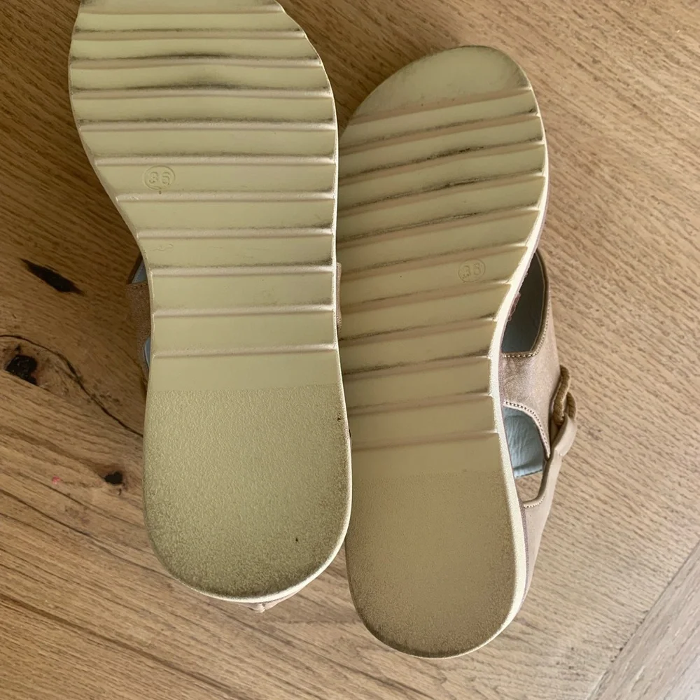 None roman sandal