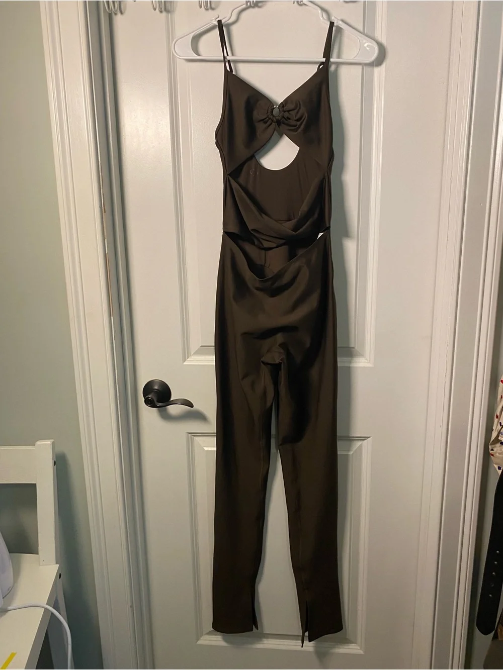 ALO Yoga features front