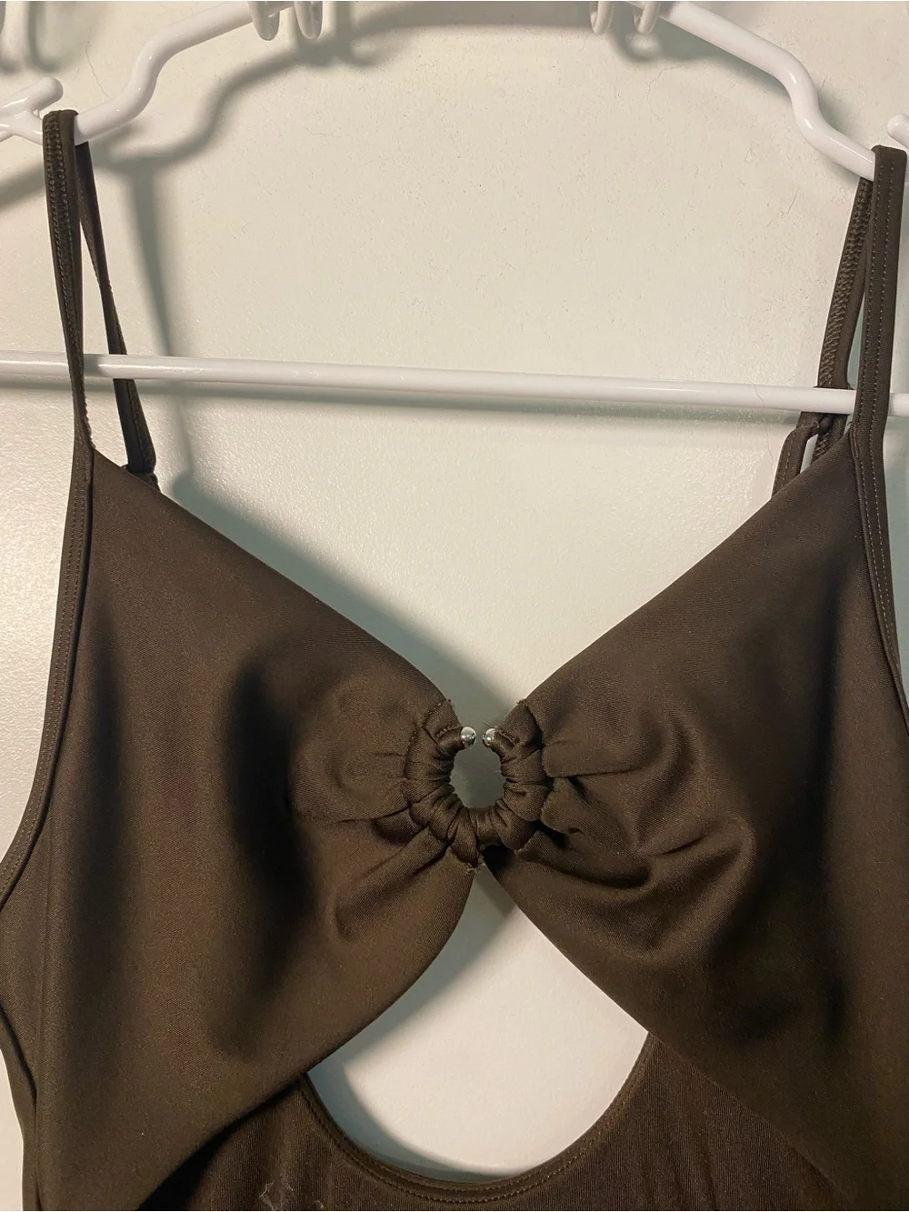 ALO Yoga features front