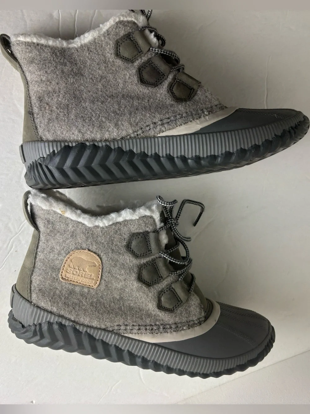 Sorel good lace