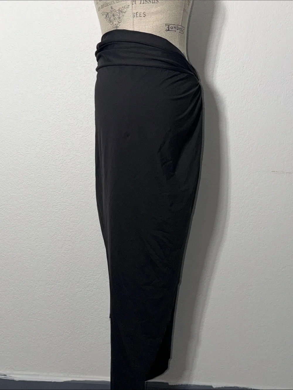 SKIMS elegant black