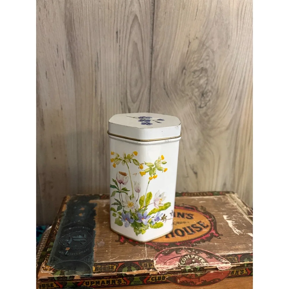 Unbranded vintage style