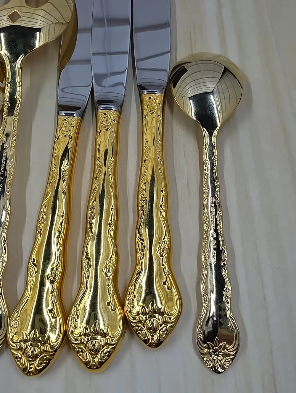 International Silver Abbey Rose Pattern 8 Pieces Gold Electroplate Flatware