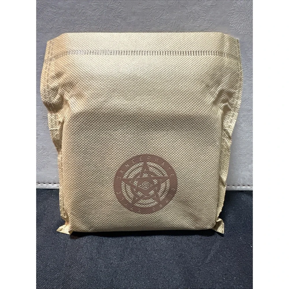 Does not apply this men