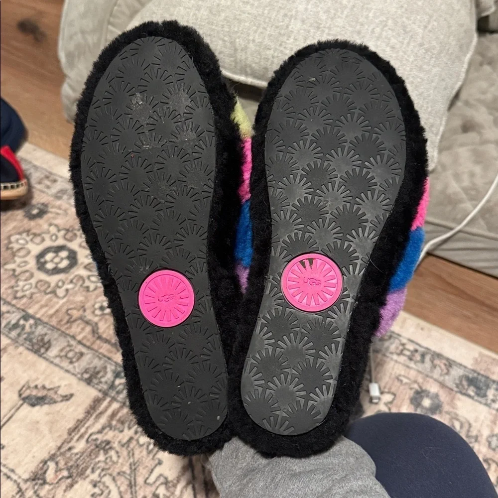 UGG vibrant slippers