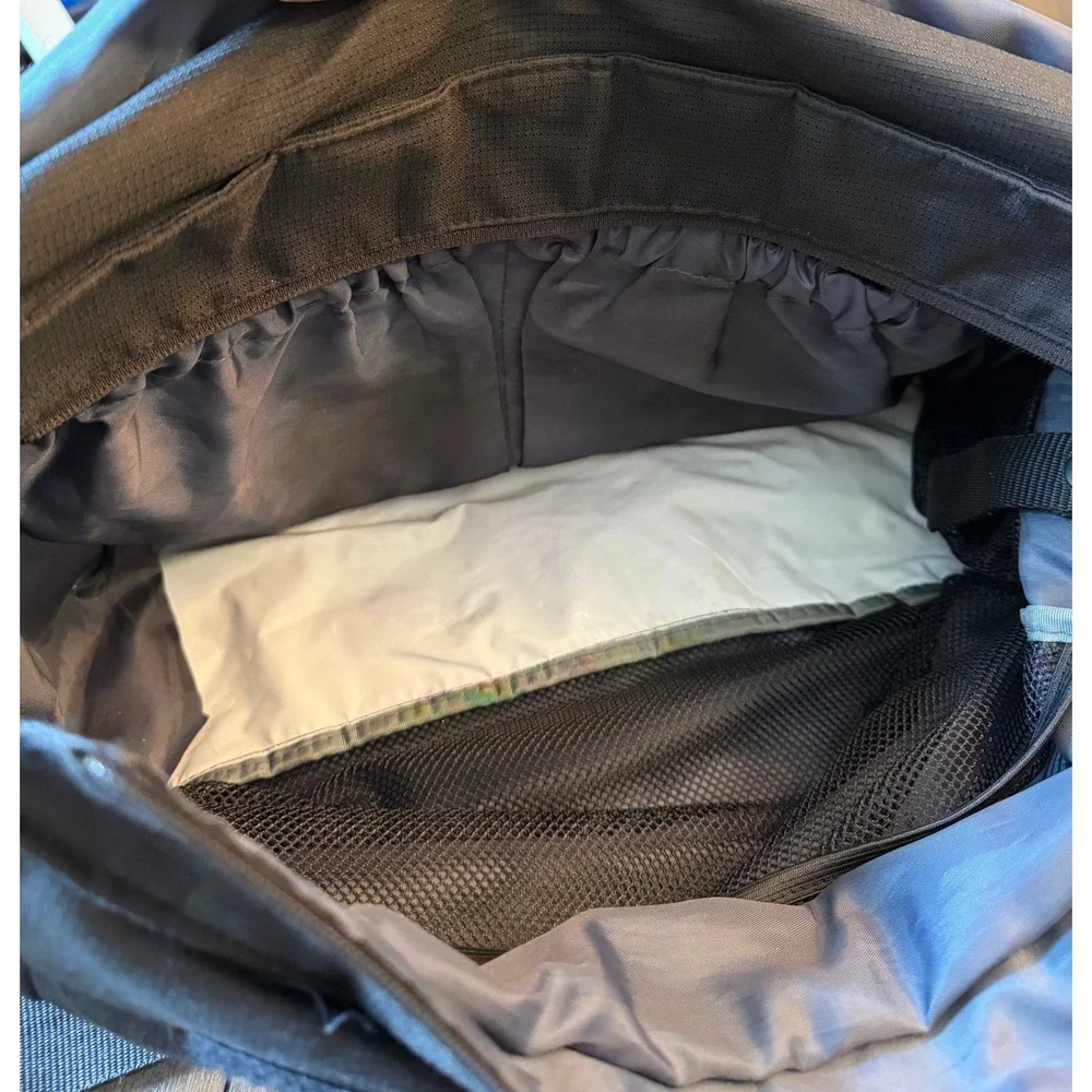 Columbia Messenger Bag Black Ripstop Crossbody Shoulder Travel Commuter Bag