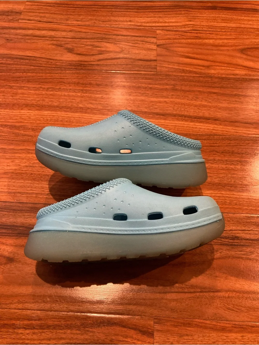 UGG blue tasman