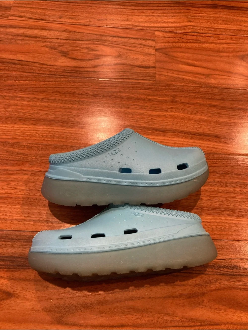 UGG blue tasman