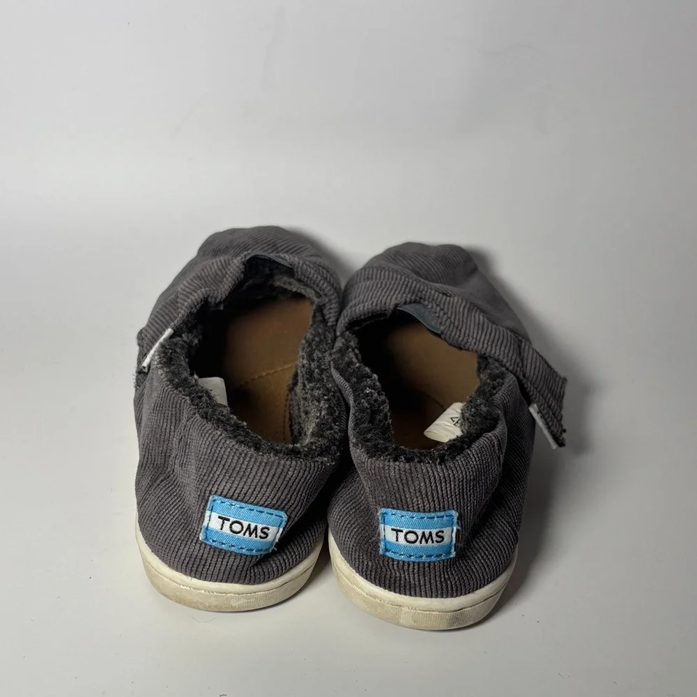 Toms cozy gray