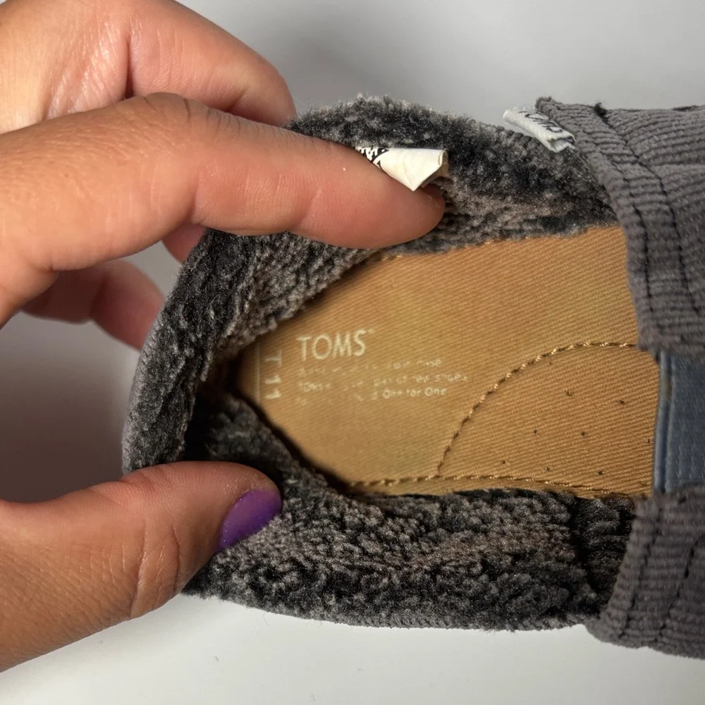 Toms cozy gray