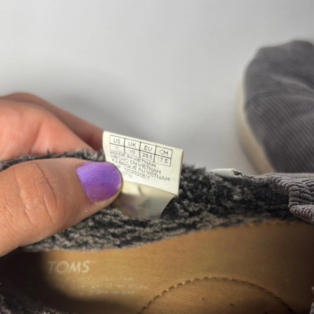 Toms cozy gray
