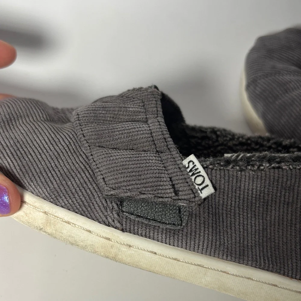 Toms cozy gray