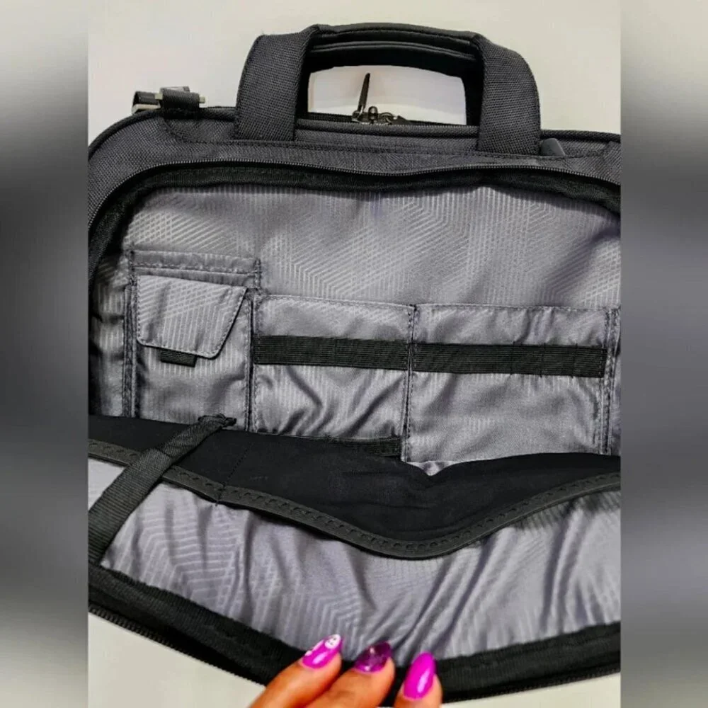 Targus features laptop