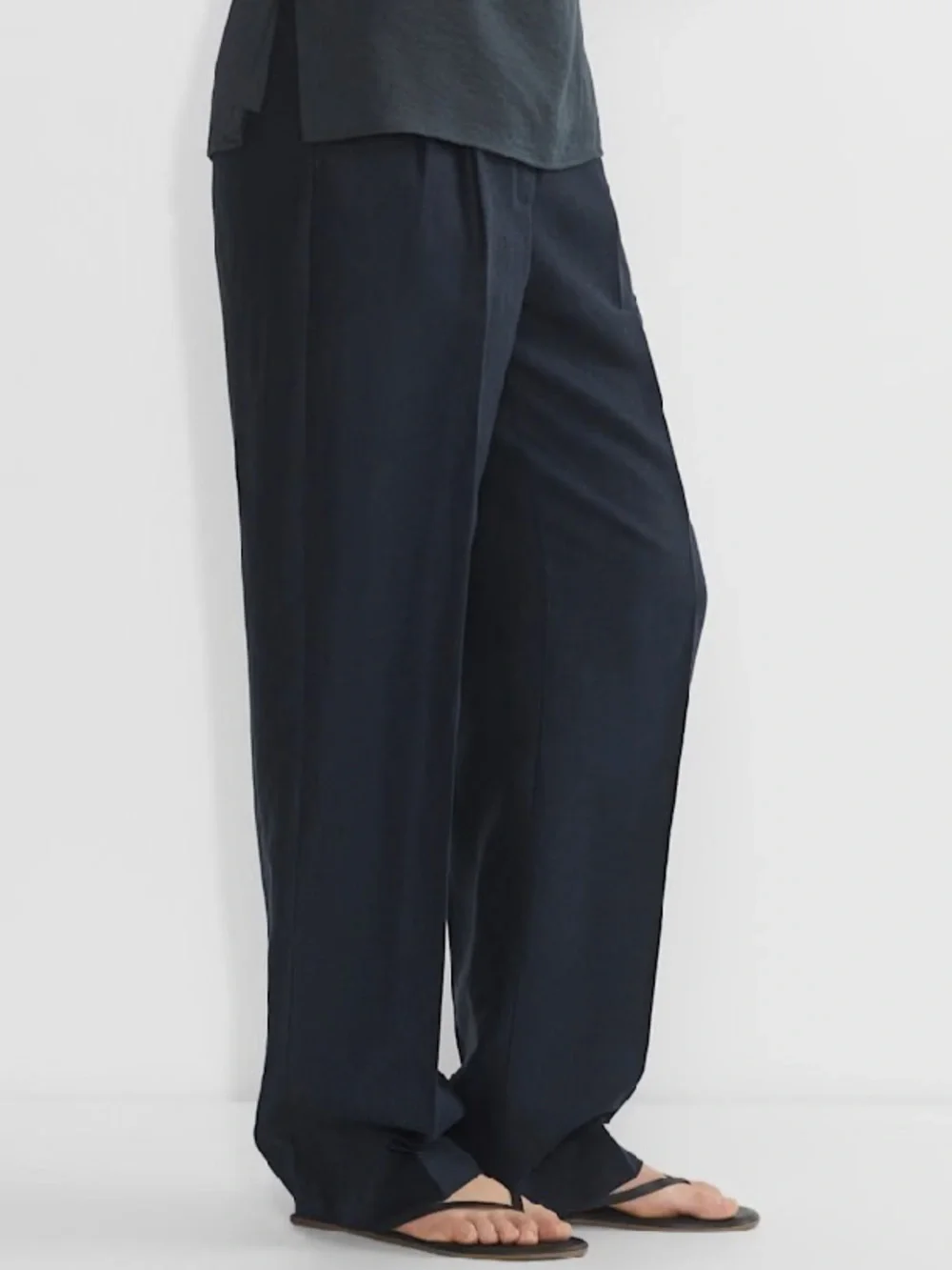 Aritzia tailored straight
