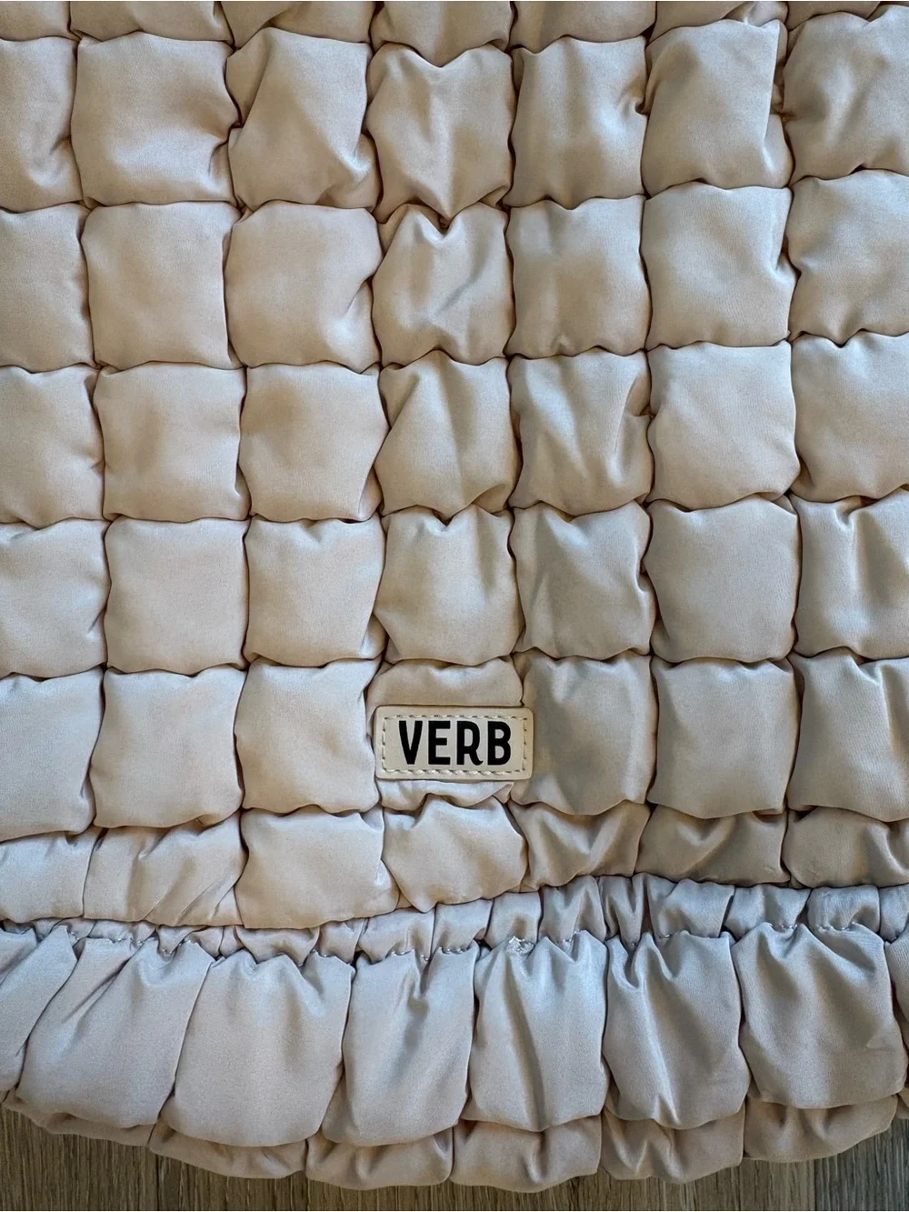 Verb quilted hobo