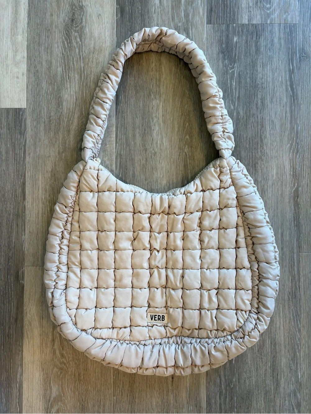 Verb quilted hobo