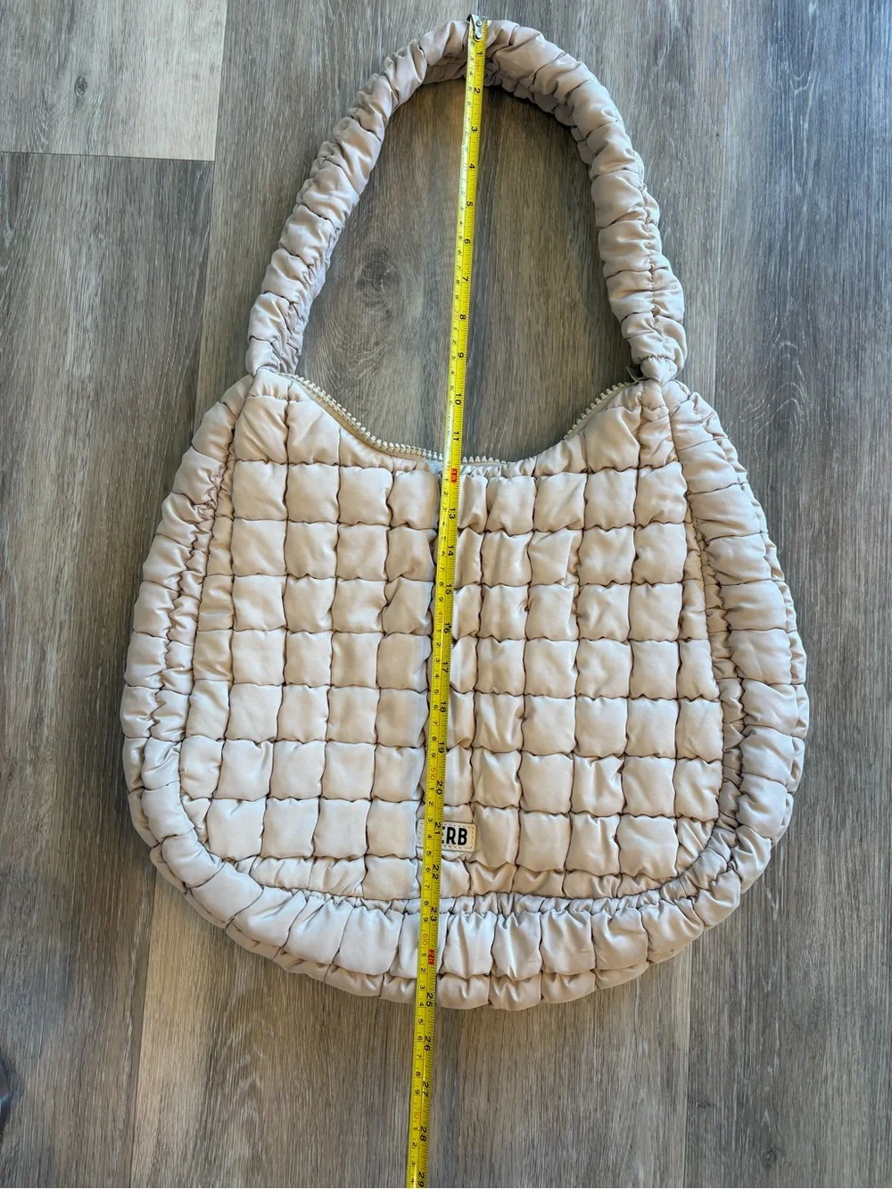 Verb quilted hobo
