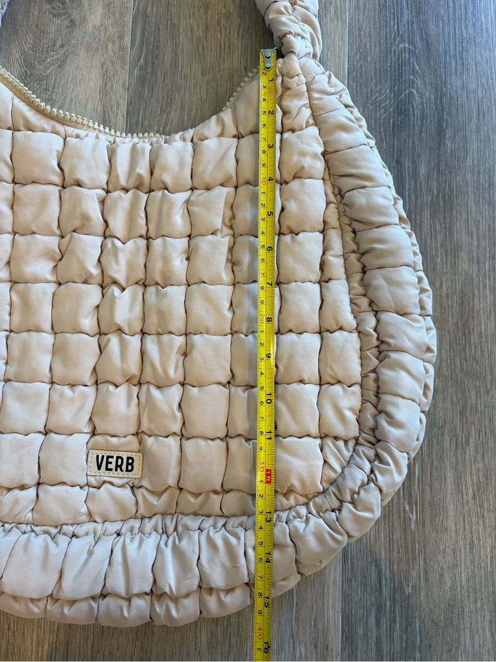 Verb quilted hobo