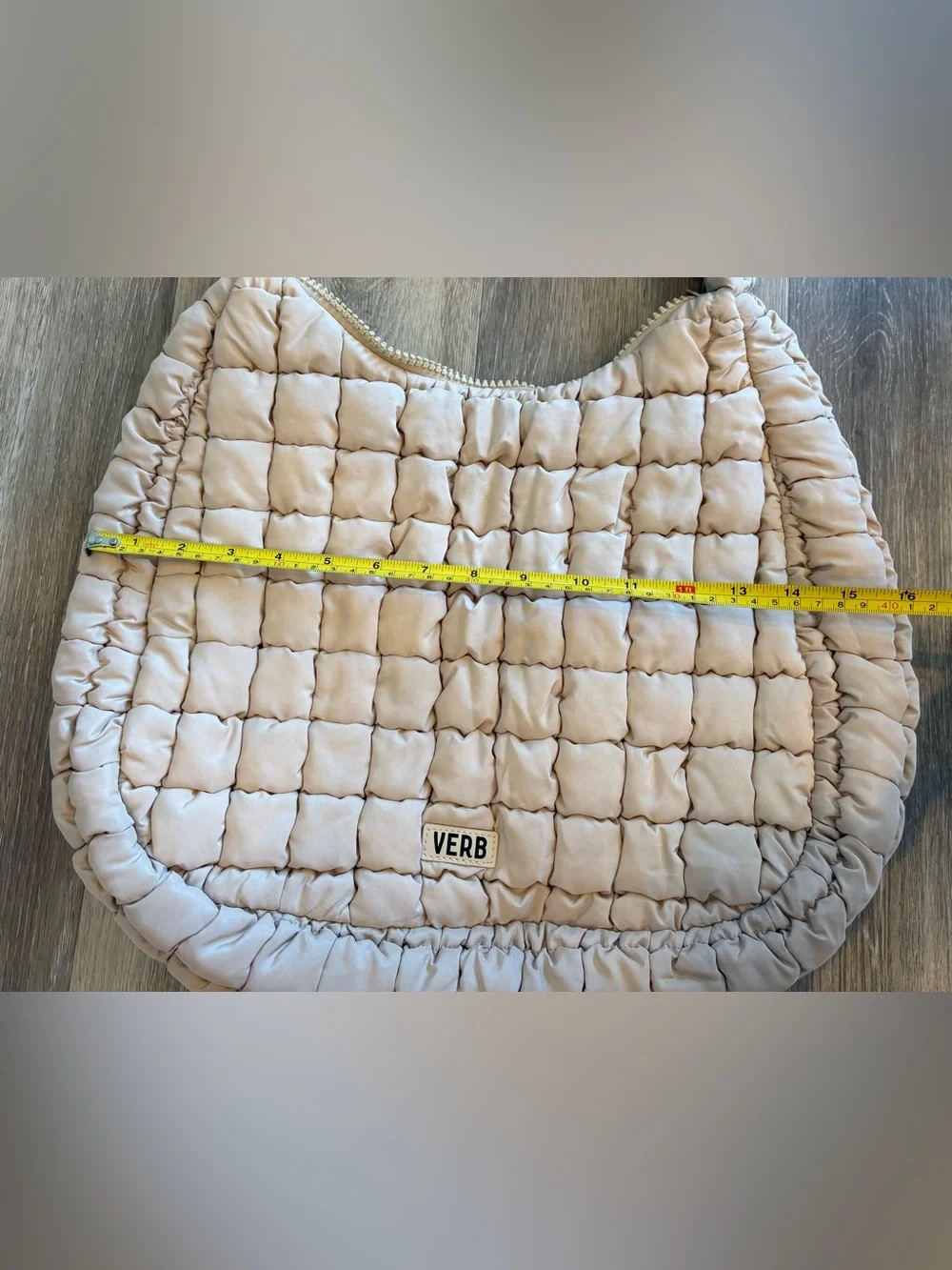 Verb quilted hobo