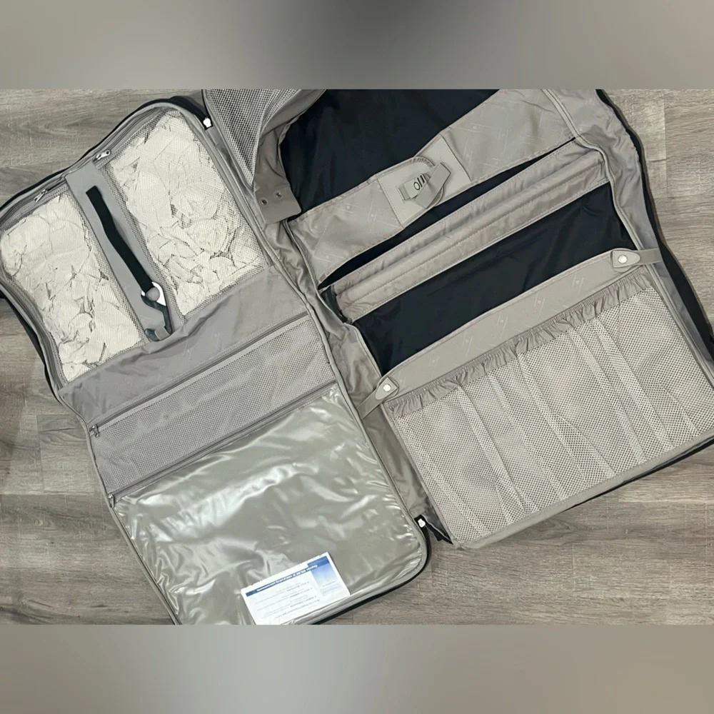 Samsonite sleek durable