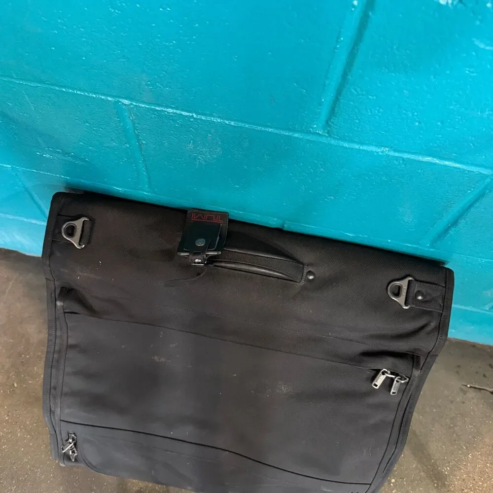 Tumi alpha tri