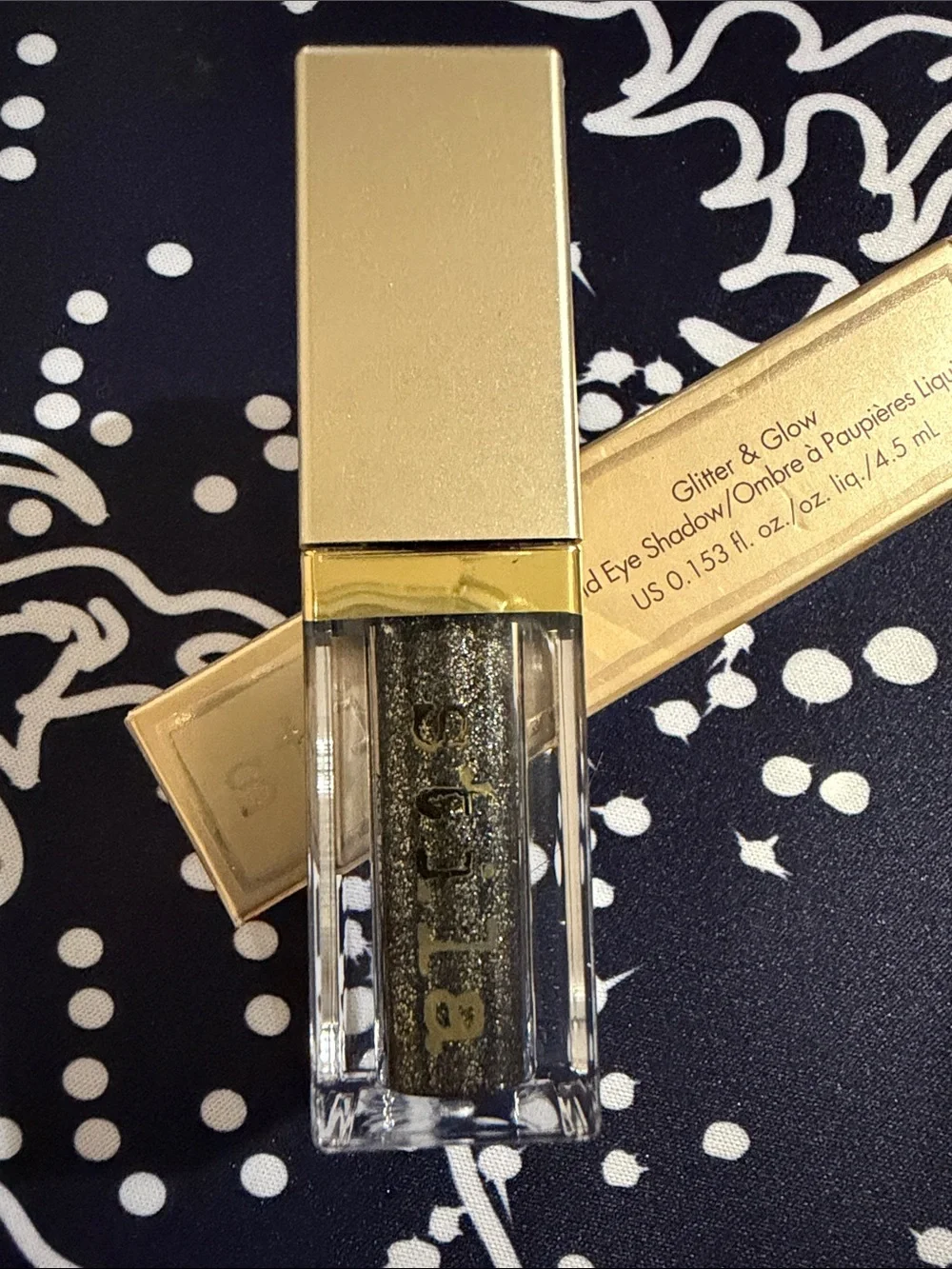Stila Glitter & Glow Liquid Eye Shadow in Molten Midnight