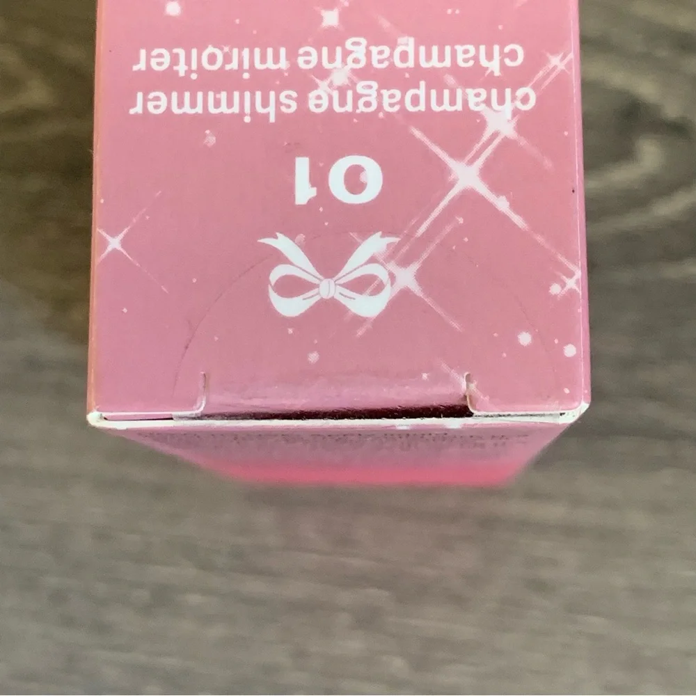 Sacheu Long Wear Liquid Eyeshadow STAY-N 01 Candy Dipp’d Champagne Shimmer