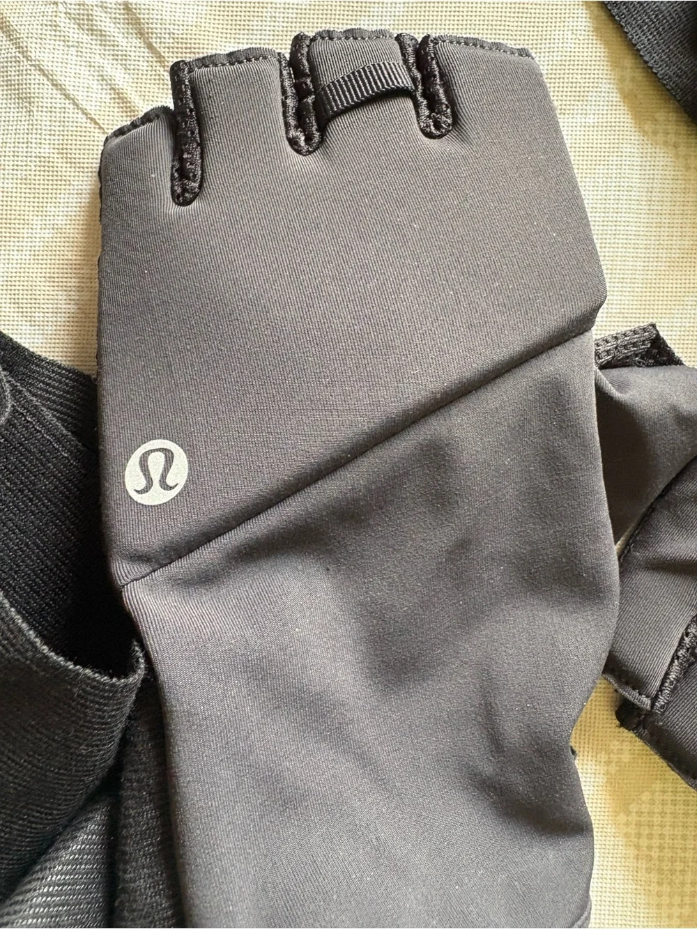 lululemon athletica lightweight fingerless