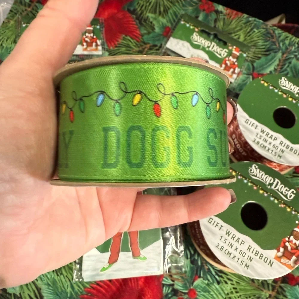 Snoop Dogg add festive