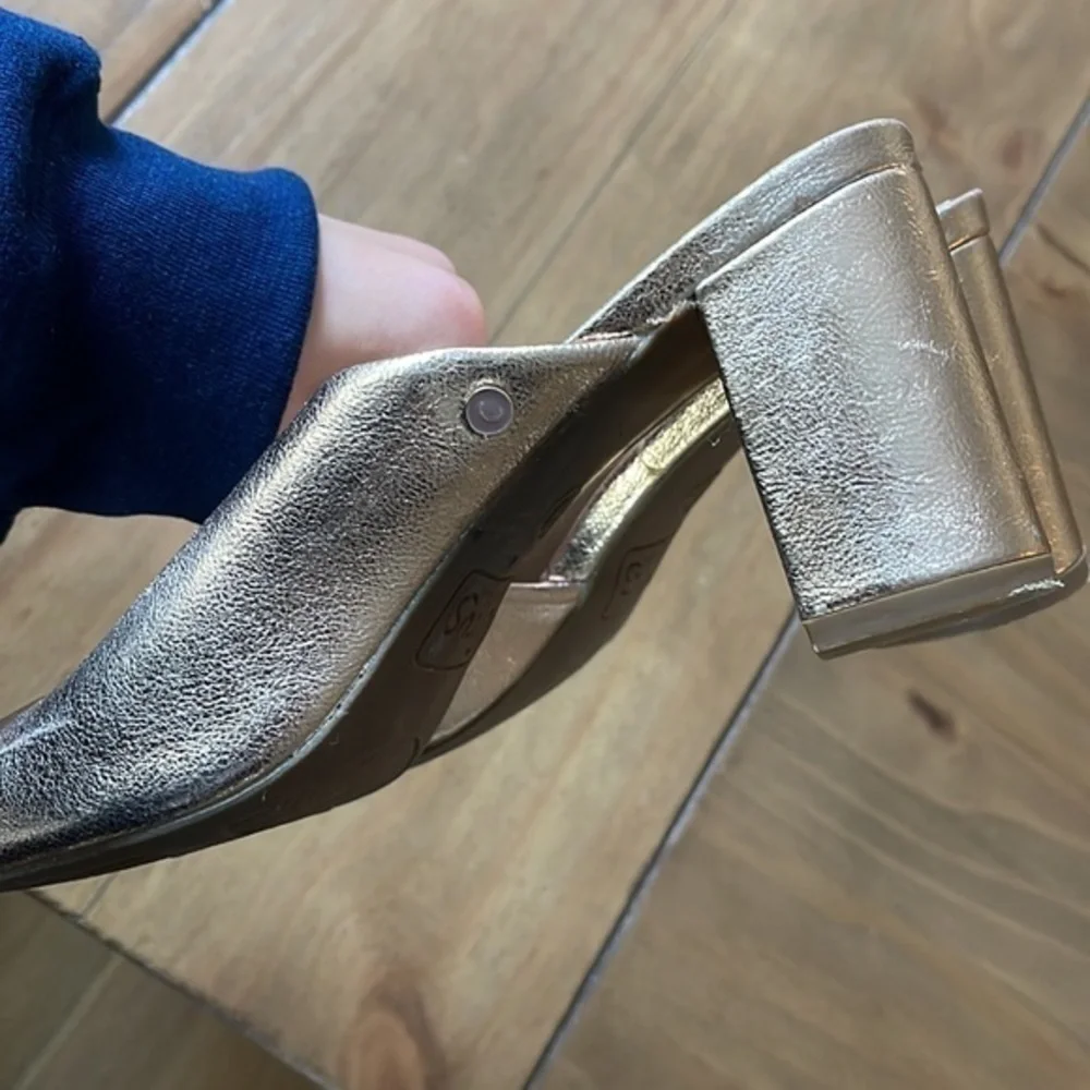 Circus by Sam Edelman shimmery rose