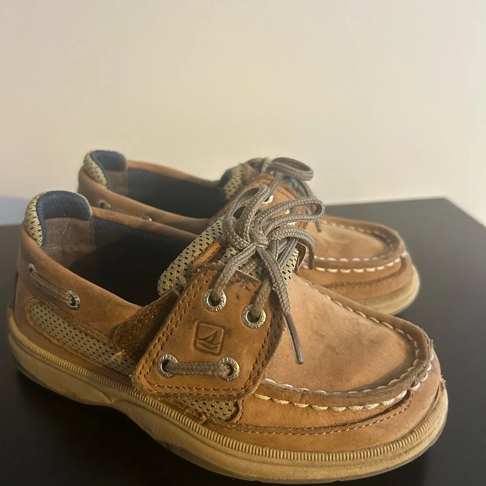 Sperry size 10