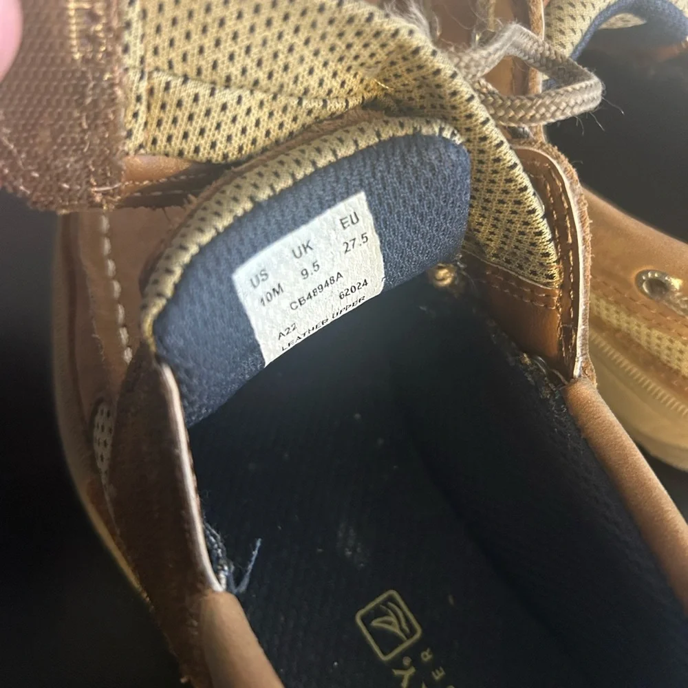Sperry size 10