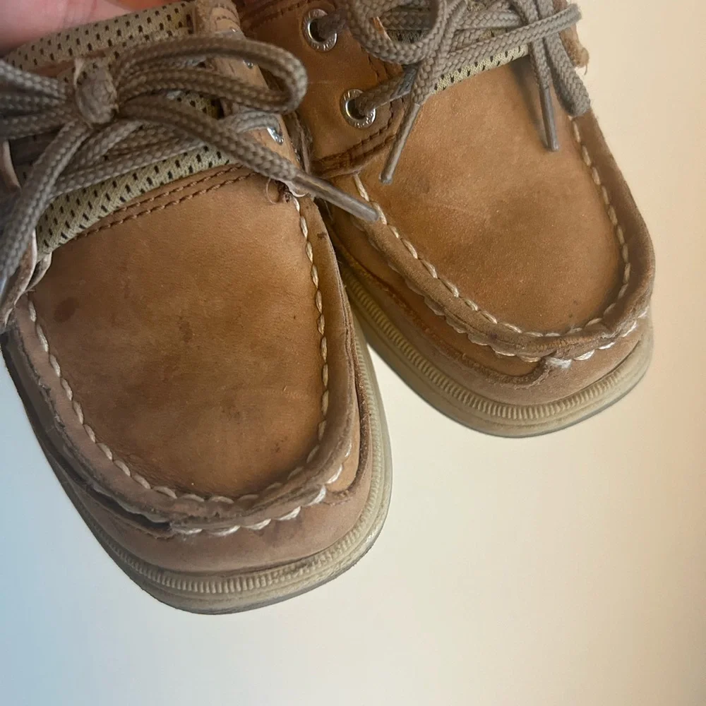 Sperry size 10