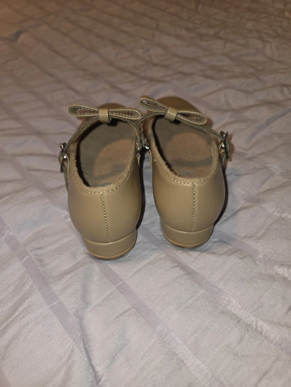 Bloch Girls Bow Strap Mary Jane Tap Shoes in Tan
