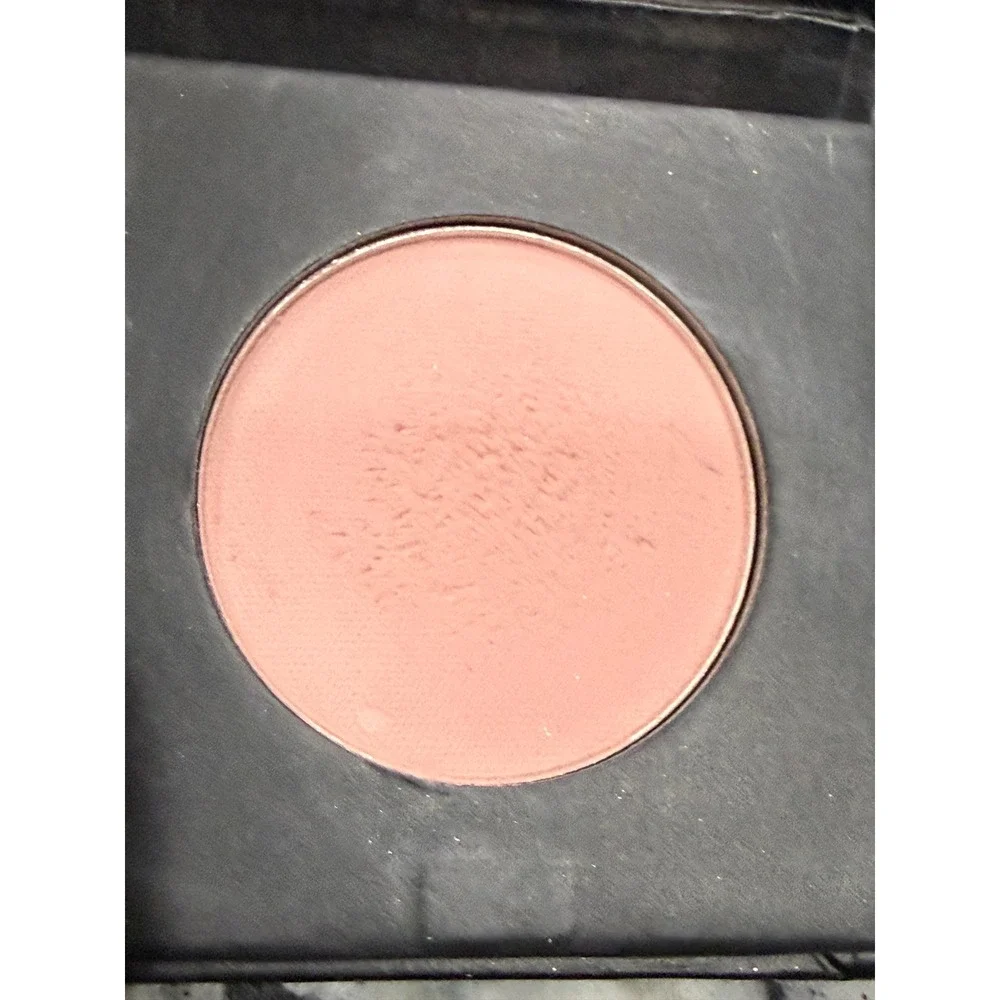 Younique pressed powder