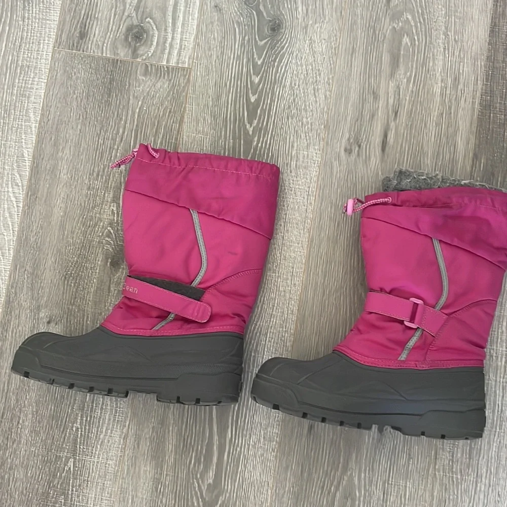 L.L. Bean grey pink