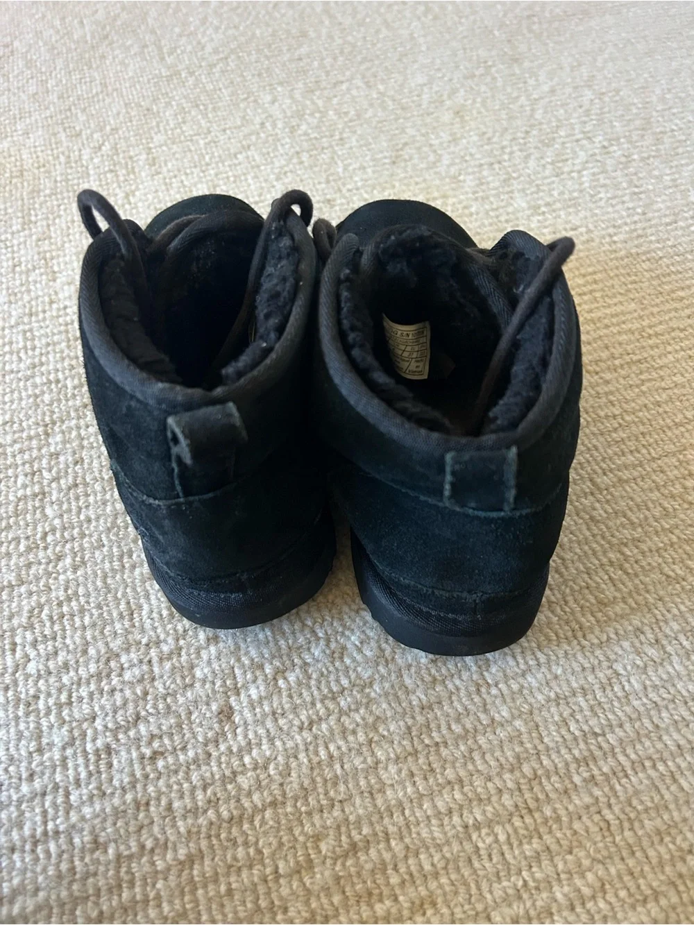 UGG interior play