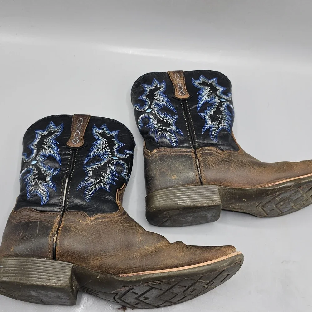 Ariat very good