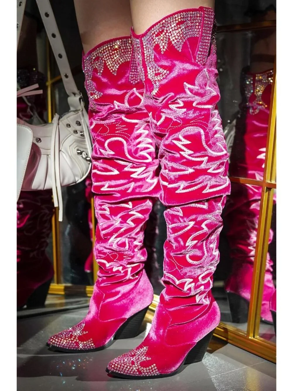 N/A features dazzling