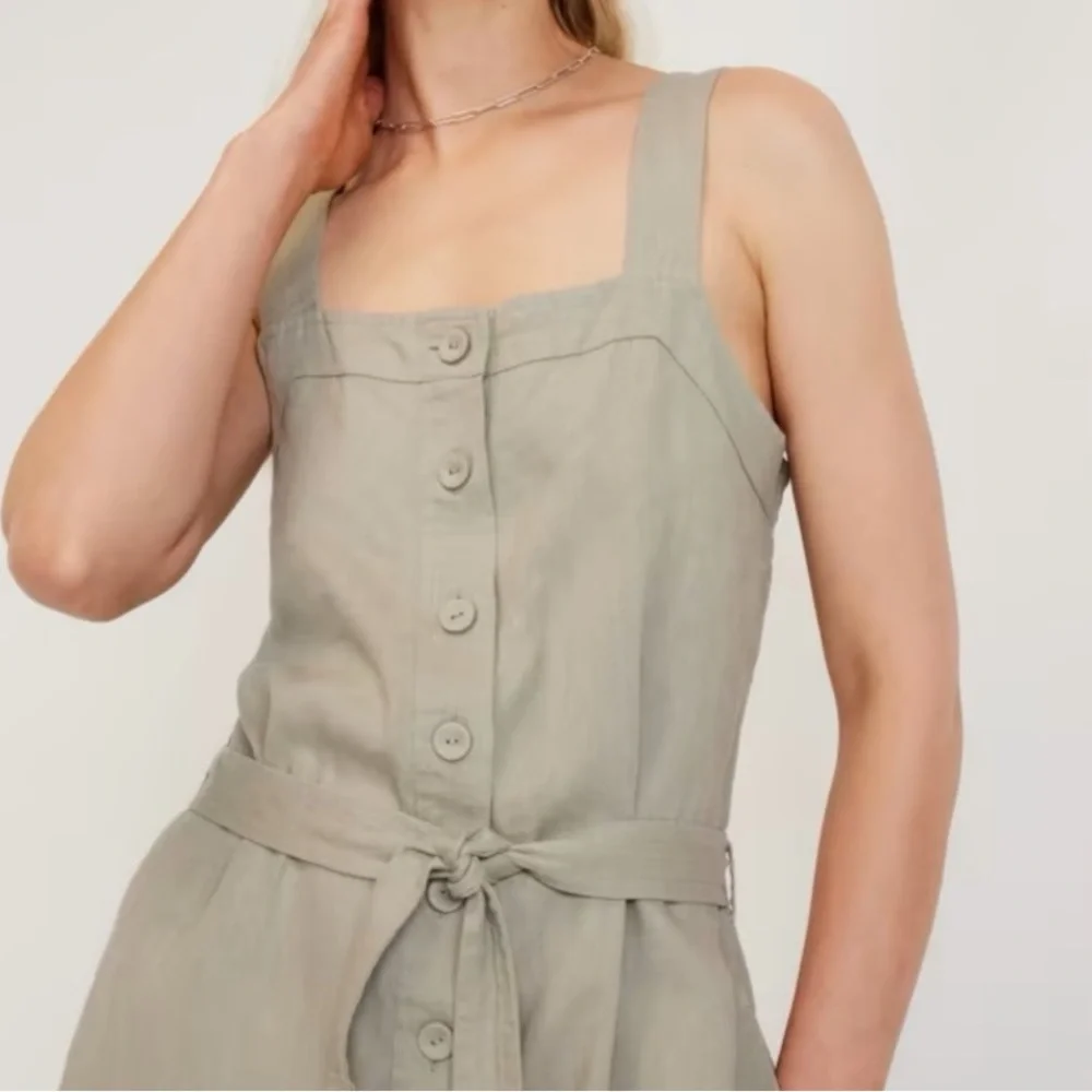 Everlane stylish versatile