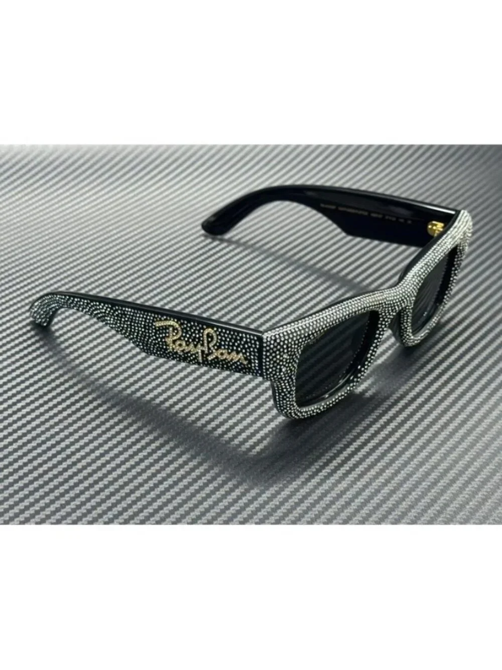 Ray-Ban new tags