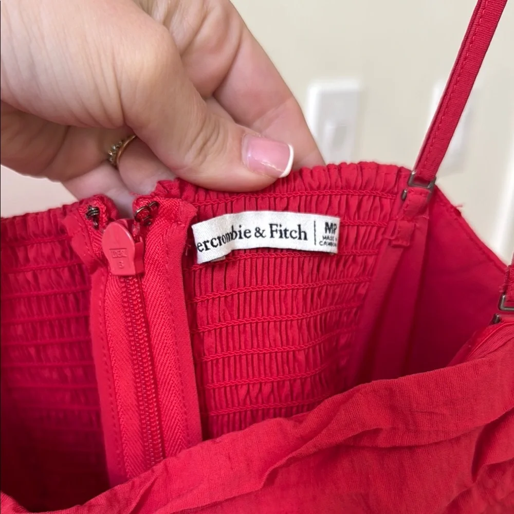 Abercrombie & Fitch lightweight tiered