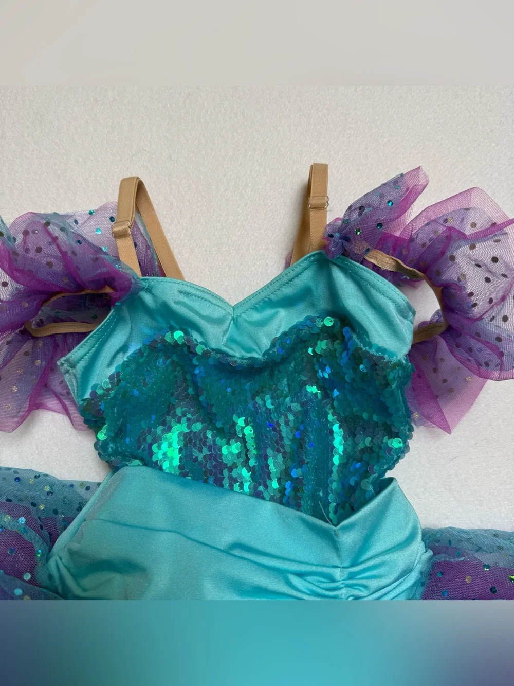 Costume Gallery like new