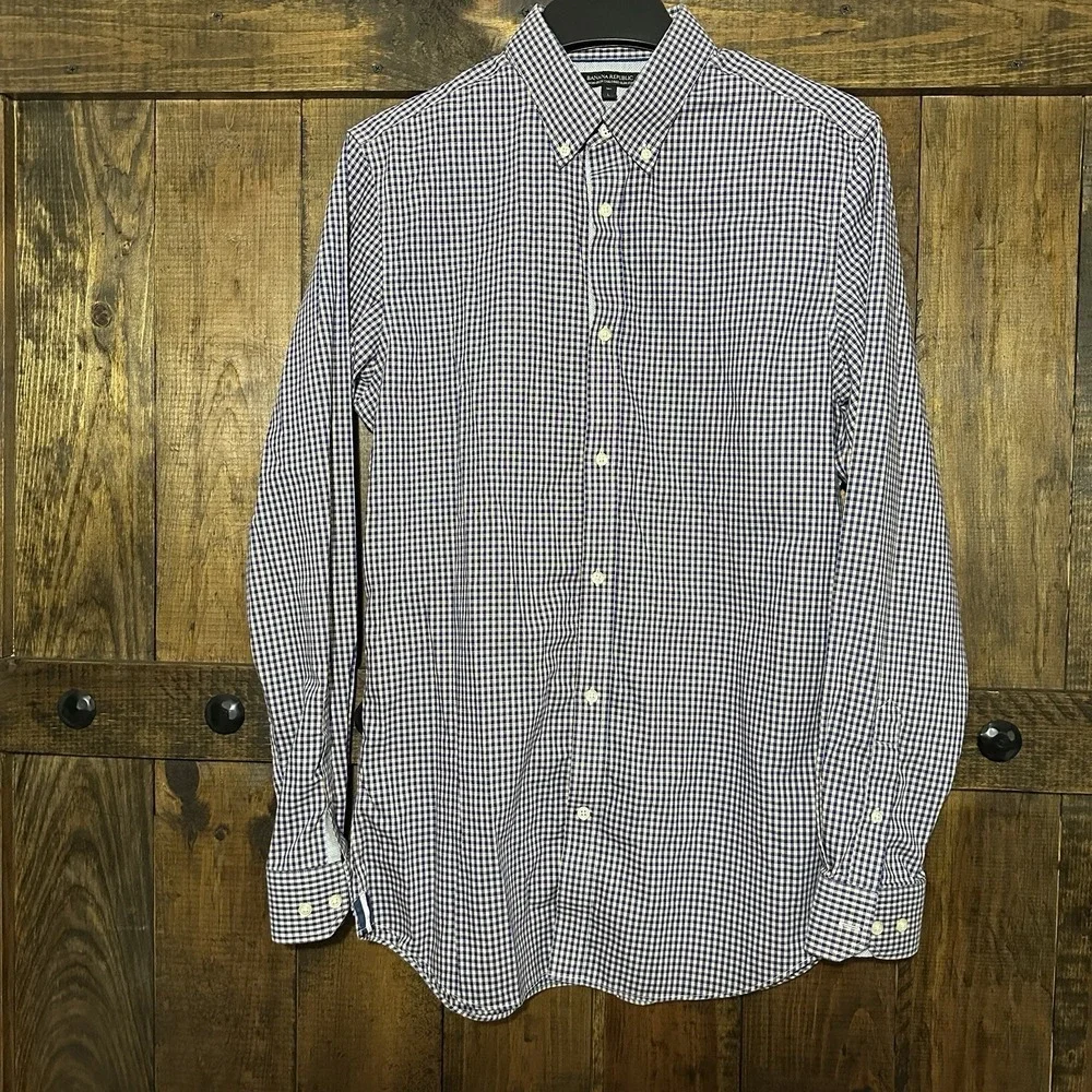 Banana Republic classic button