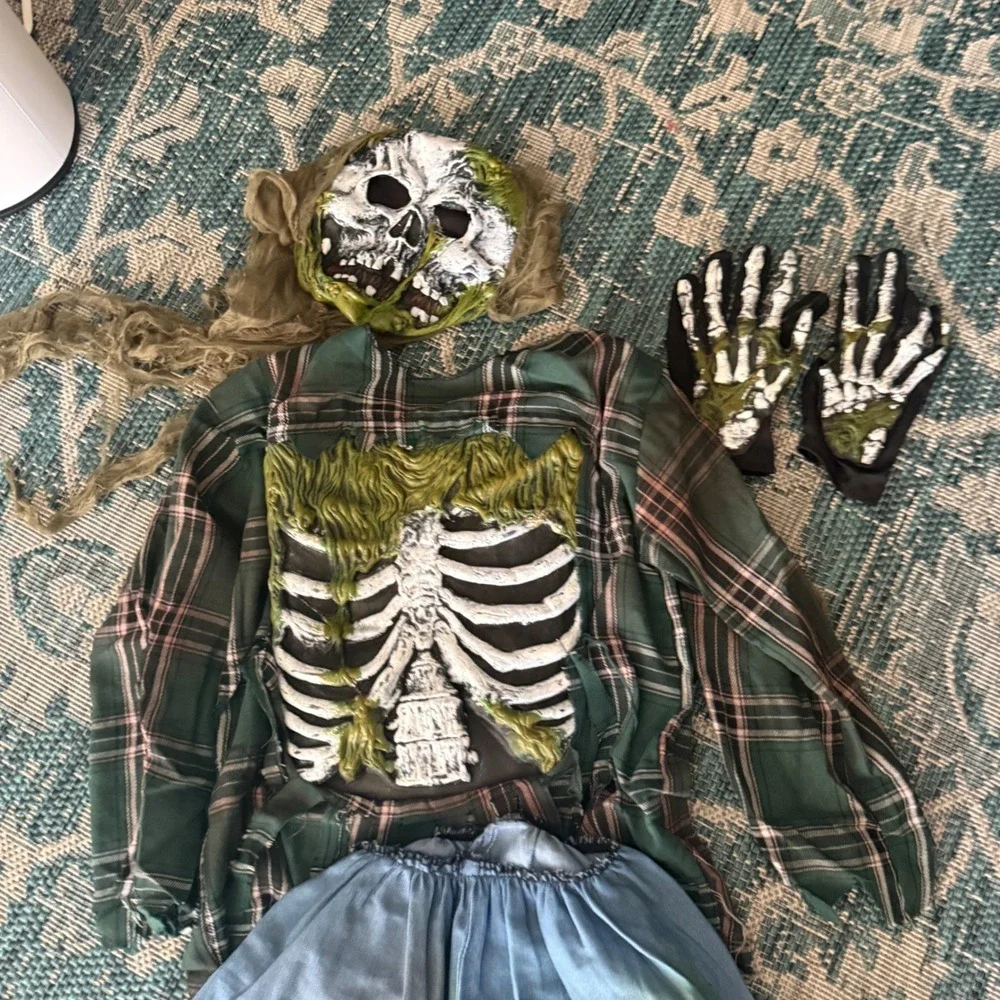 Spirit halloween skeleton